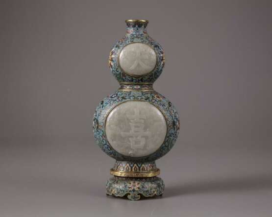 A Chinese white-jade plaque-inlaid cloisonne enamel - Foto 5