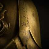 Qing dynasty bronze gilt monk statue - Foto 2