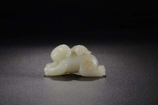 Qing Dynasty Hetian white jade carving boy - photo 1