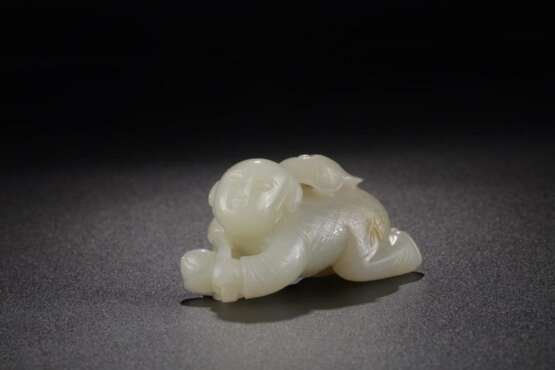Qing Dynasty Hetian white jade carving boy - photo 2
