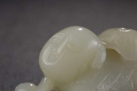 Qing Dynasty Hetian white jade carving boy - фото 5