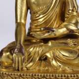 Qing Dynasty Copper gilt Sakyamuni Sitting image - фото 3