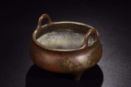 Xuande three-legged copper incense burner in the Ming Dynasty - photo 4