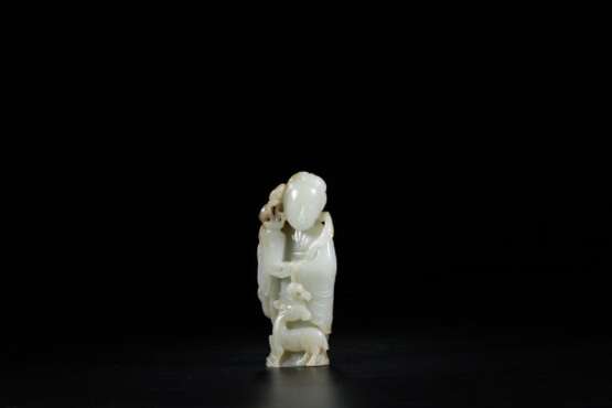 Qing Dynasty Hetian White jade Carving Man and deer - фото 1