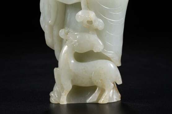 Qing Dynasty Hetian White jade Carving Man and deer - фото 6