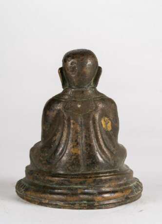 14th century Chinese bronze inlaid silver Buddha statue - фото 4
