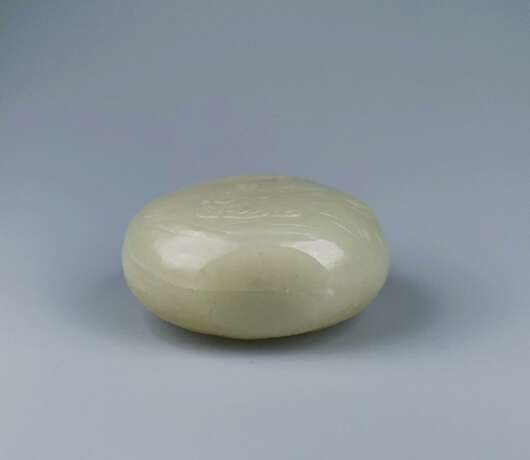 China Qing Dynasty Hetian jade Carving snuff bottle - photo 7