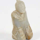 Jade, Knieender - фото 1