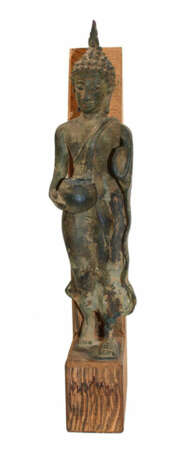 Stehender Buddha - photo 1 Stehender Buddha - photo 1