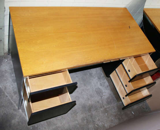 Knoll International, - photo 2 Knoll International, - photo 2