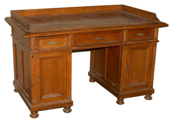 Schreibtisch um 1900. - photo 1