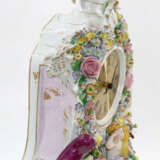 Figürliche Porzellanuhr. - photo 3