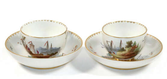 2 Tassen und Untertassen mit Inselmalerei. - photo 1