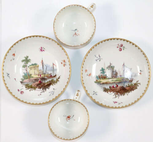 2 Tassen und Untertassen mit Inselmalerei. - photo 2