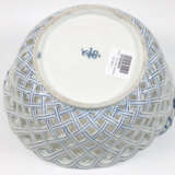 Durchbruchkorb mit Blaumalerei. - photo 3