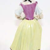 Gärtnerin mit Blumenkorb. - photo 2