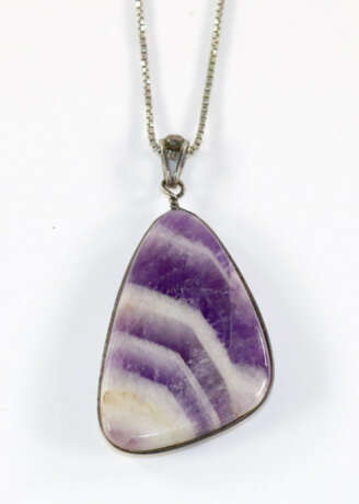 Amethystanhänger an Kette. - Foto 1