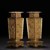 Qing Dynasty Royal Copper gilt Pair of ornamental bottles - фото 1