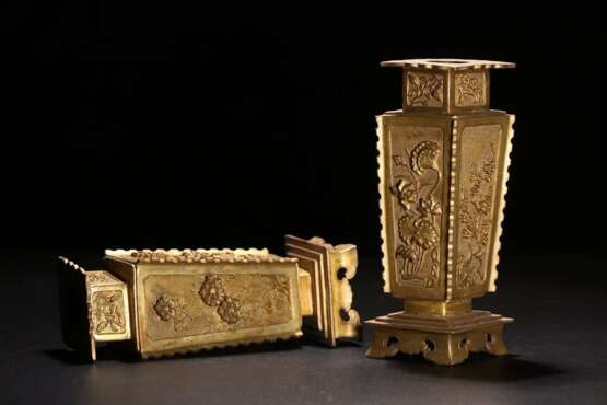 Qing Dynasty Royal Copper gilt Pair of ornamental bottles - Foto 3