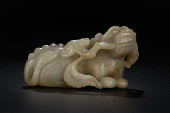 Qing Dynasty Hetian White Jade beast Carving - Foto 2
