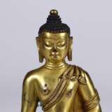 18th century copper gilt sakyamuni Buddha statue - фото 2