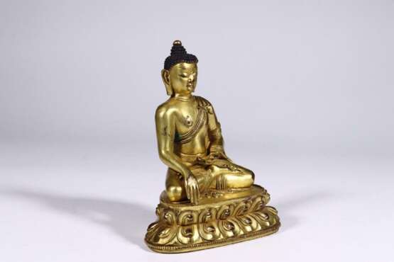 18th century copper gilt sakyamuni Buddha statue - photo 4