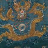 18th Century China Qing Dynasty Silk embroidered five-jawed golden dragon - Foto 3