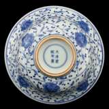 Qing Dynasty blue and white porcelain pattern plate - Foto 5