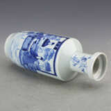 Qing Dynasty blue and white porcelain character story stick bottle - photo 4