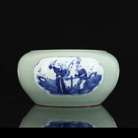 Qing Dynasty green glaze Flower and bird pattern Narcissus Pot - photo 3