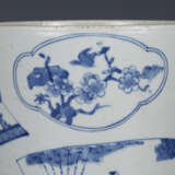 Qing Dynasty blue and white porcelain character story pen container - фото 5