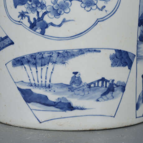 Qing Dynasty blue and white porcelain character story pen container - фото 6