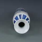 Qing Dynasty Blue and White Porcelain Character Story Bottle - фото 9
