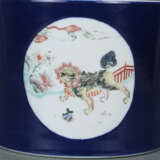 Qing Dynasty Blue Glaze Kirin Pattern Pen Container - Foto 2
