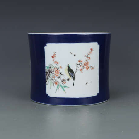 Qing Dynasty Blue Glaze Kirin Pattern Pen Container - фото 4