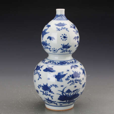 Qing Dynasty Blue and white porcelain Birds and flowers Gourd bottle - photo 1