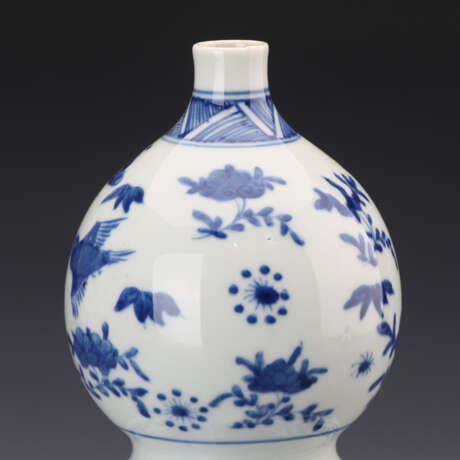 Qing Dynasty Blue and white porcelain Birds and flowers Gourd bottle - photo 2