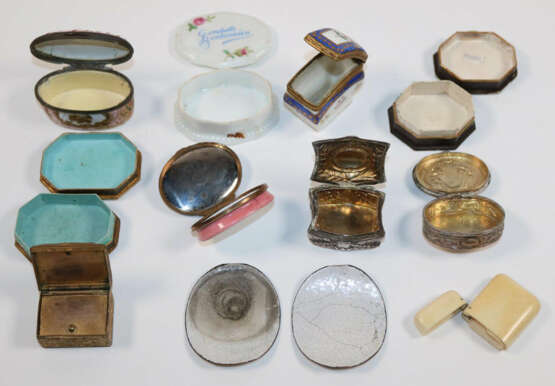 Pillendöschen u. Döschen. - Foto 2 Pillendöschen u. Döschen. - Foto 2