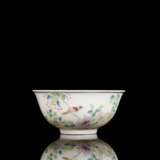 Qing Dynasty hand-painted pastel glaze flower and bird pattern tea bowl - photo 1