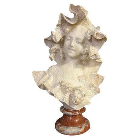 19th Century Bust of a Young Lady in White Marble by Flli Romanelli Marble 19th century - photo 1 19th Century Bust of a Young Lady in White Marble by Flli Romanelli Marble 19th century - photo 1
