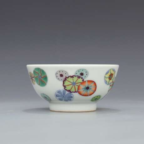 Qing Dynasty color glaze pattern tea bowl - фото 1