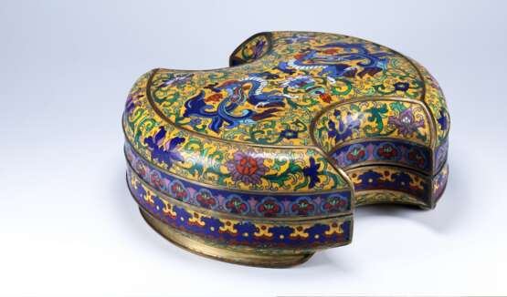 Qing Dynasty cloisonne bronze box - photo 1
