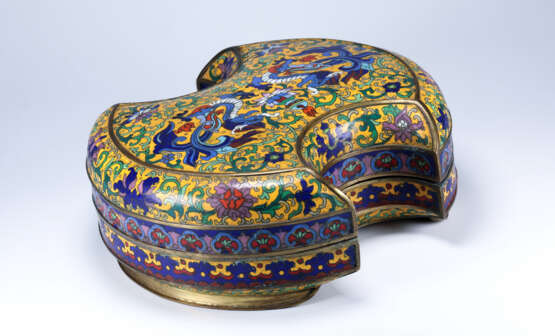 Qing Dynasty cloisonne bronze box - фото 3