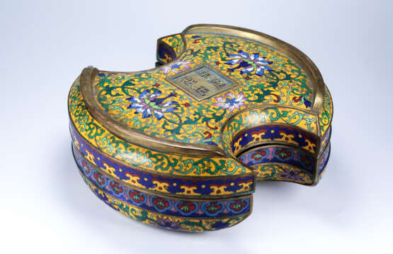 Qing Dynasty cloisonne bronze box - фото 4