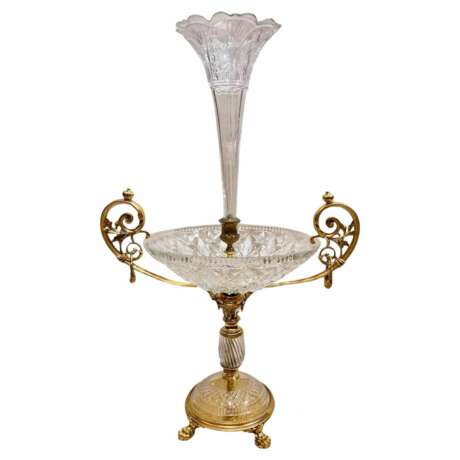 Baccarat Cut Crystal Centerpiece Mounted on Chiseled Gilt Bronze 19th Century Crystal bronze Napoleon III 19th century г. - фото 1