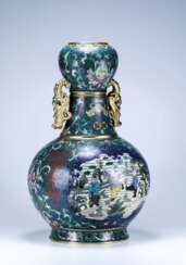 Chinese Qing Dynasty cloisonne bronze bottle