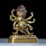 18th century Tibetan copper gilt six-armed black sky Buddha statue - фото 3