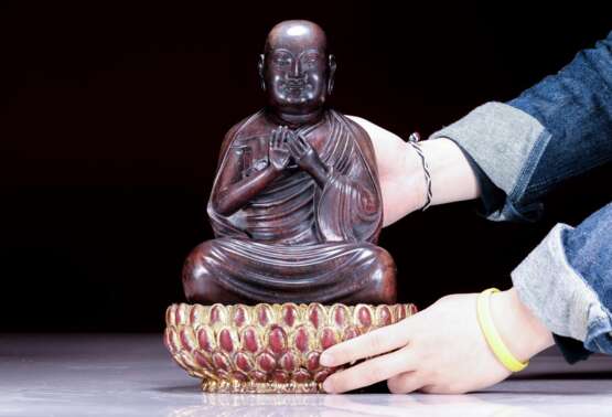 Ming Dynasty Agarwood Sculpture Buddha statue - фото 3