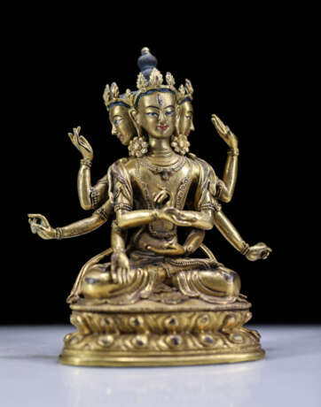 17th century Tibetan Buddhism copper gilt three-sided eight-armed Buddha statue - photo 2