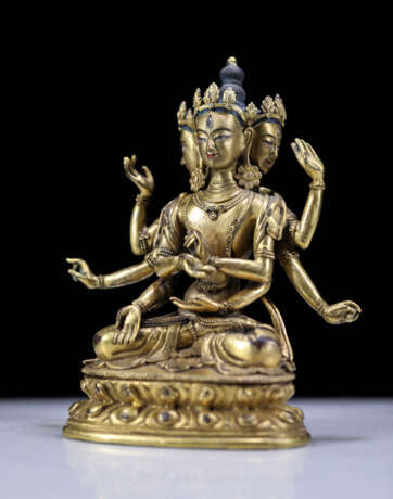 17th century Tibetan Buddhism copper gilt three-sided eight-armed Buddha statue - photo 4